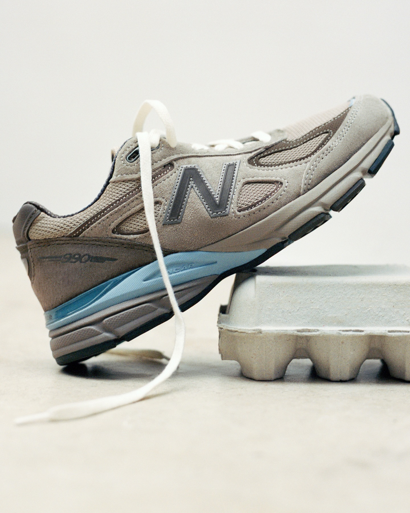 Auralee Tokyo New Balance 990v4 Release Date 10