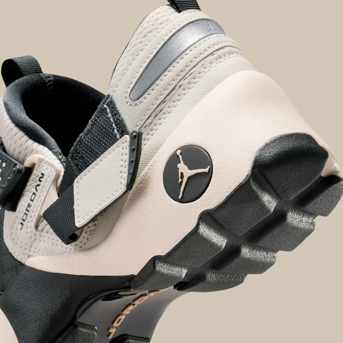 Jordan Trunner Lx Light Orewood Brown Anthracite Hq2164 102 2