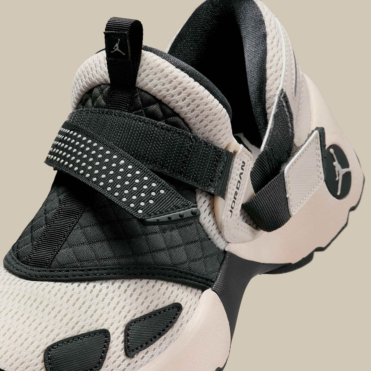 Jordan Trunner Lx Light Orewood Brown Anthracite Hq2164 102 4