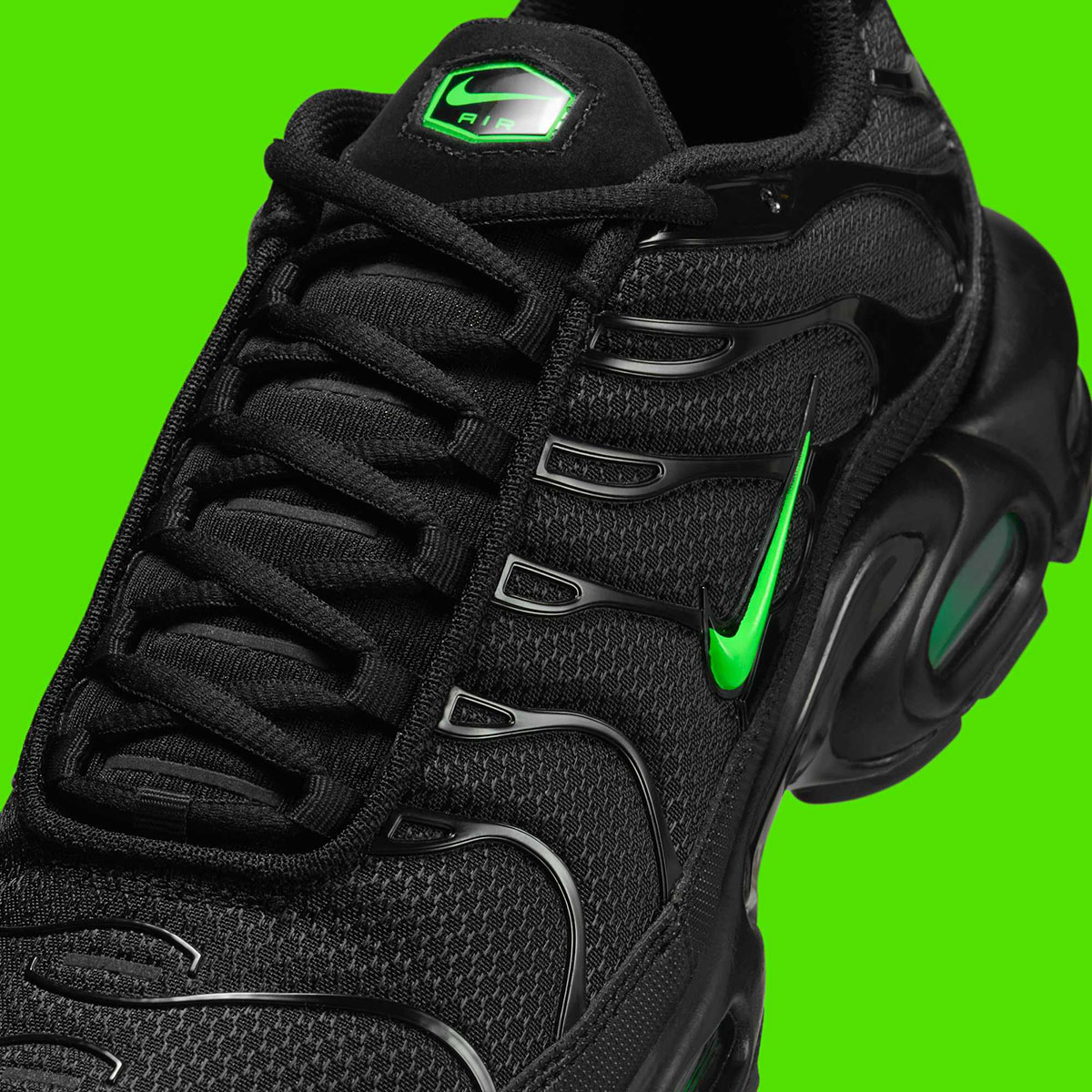 Nike Air Max Plus Black Green Strike Dm0032 024 4