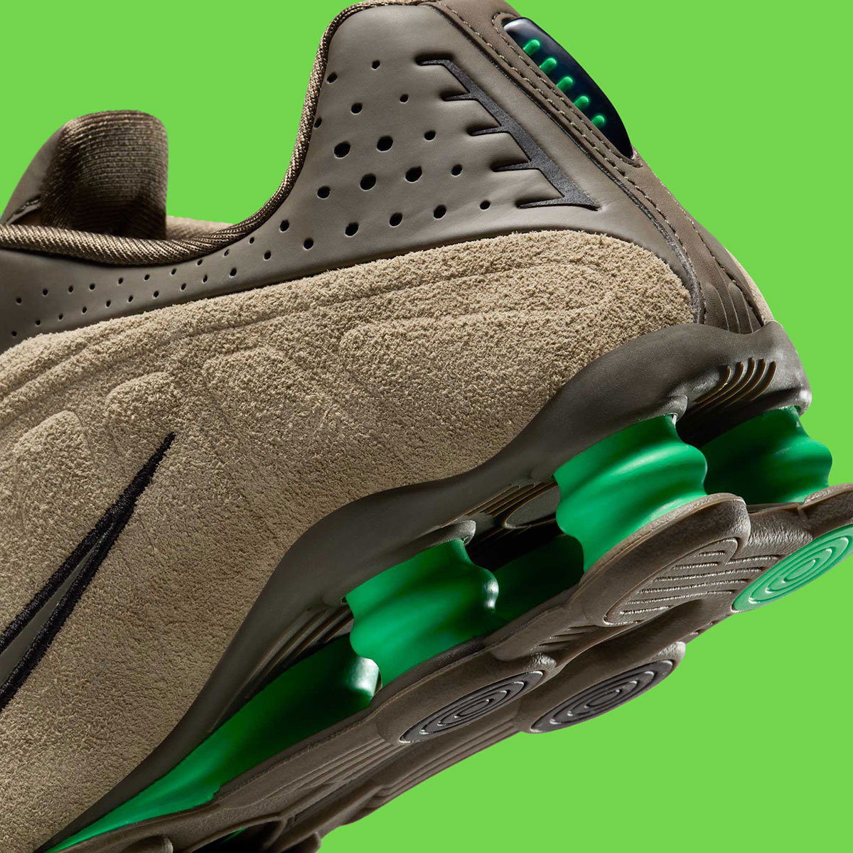 Nike Shox R4 Brown Green Hq7739 200 2